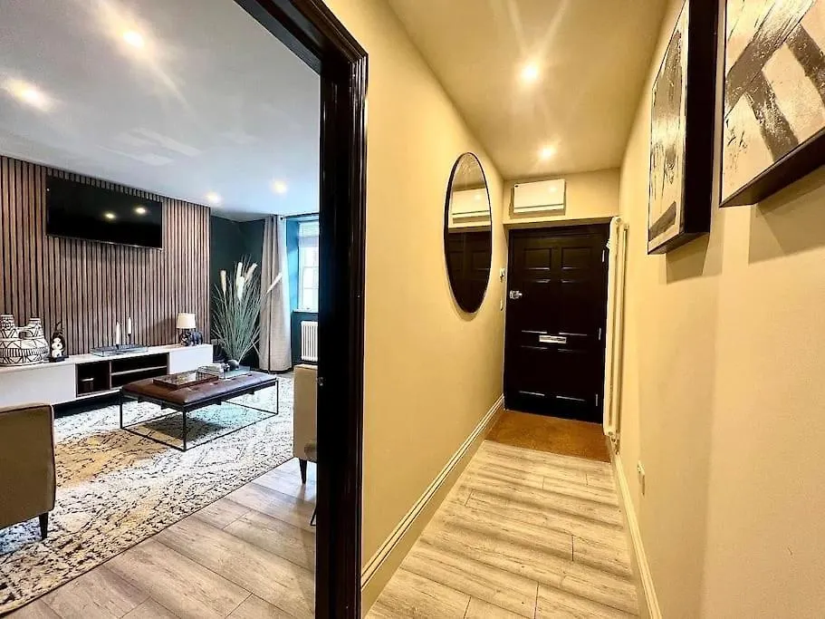 Fabulous Large Apartment In Great Location Bath United Kingdom