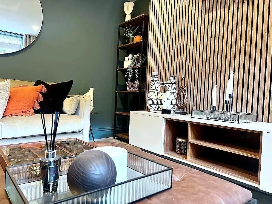 Fabulous Large Apartment In Great Location Bath